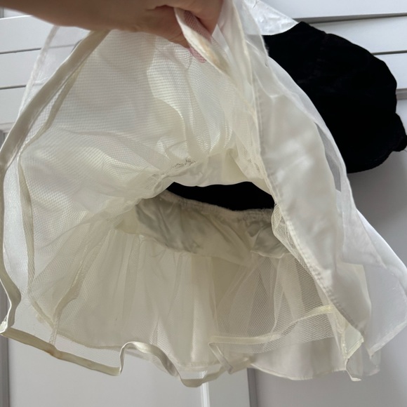 Adorable lil byer girls dress 👯‍♀️ - Picture 5 of 8